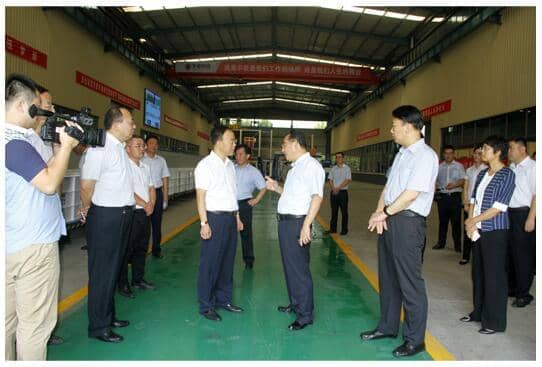 兖州区区委书记王宏伟一行莅临星空真人机械调研