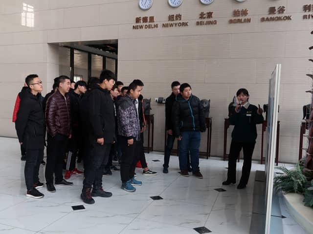 星空真人机械召开2018年大学生入职欢迎会