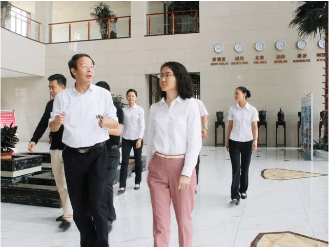 团省委副书记李梦遥莅临星空真人机械参观调研