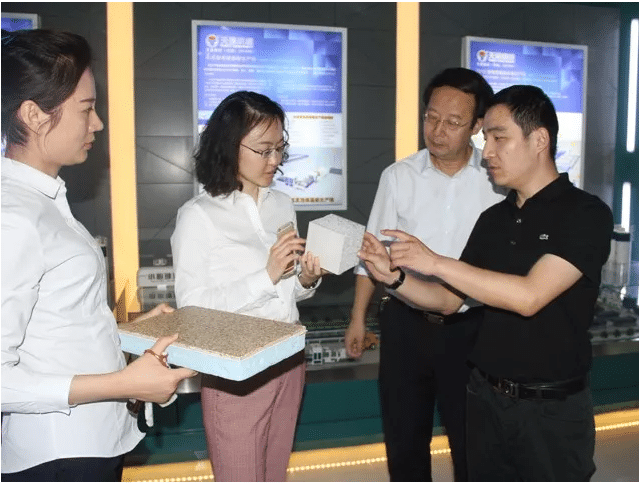 团省委副书记李梦遥莅临星空真人机械参观调研