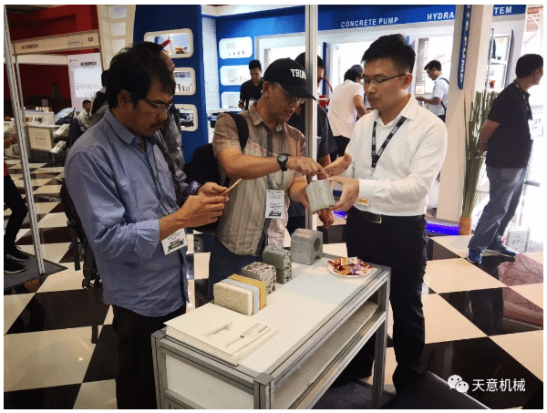 星空真人机械亮相2018年印度尼西亚（东南亚）混凝土展