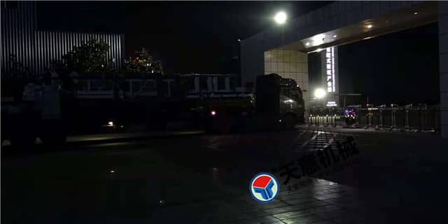 国庆时节星空真人机械发货忙