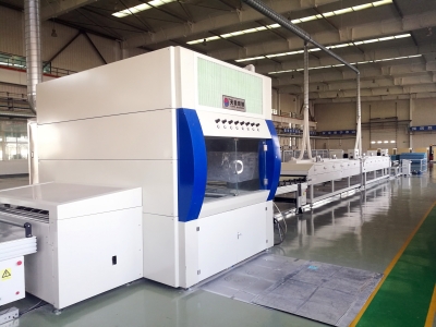 星空真人机械保温装饰一体板生产线 外墙保温一体板生产设备厂家