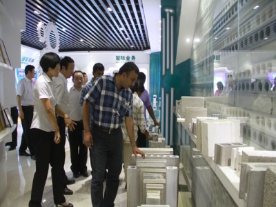 亚洲国家行业商协会领导到星空真人机械洽谈合作!