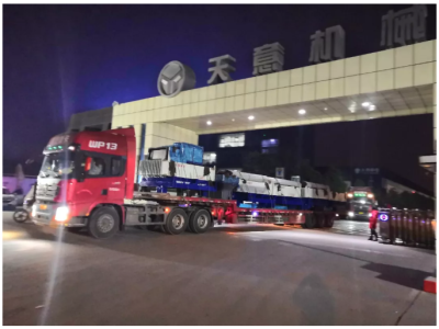 年终岁末星空真人机械发货忙 加班加点为市场！