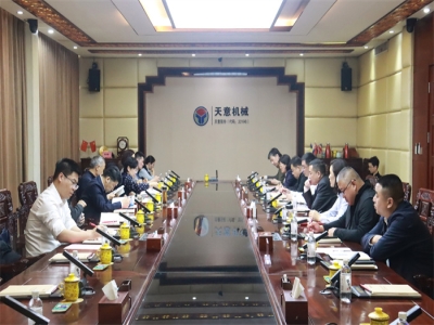 山东金融监管局一级巡视员于雷调研星空真人机械