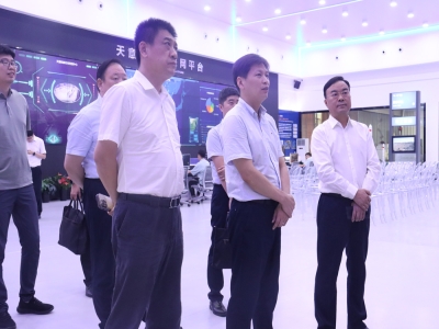 省工业和信息化厅工业互联网处处长韦伟一行莅临星空真人机械调研指导