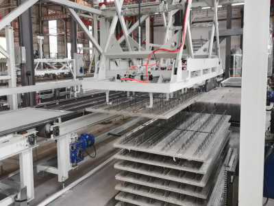 免拆底模钢筋桁架楼承板设备厂家：星空真人机械免拆楼承板设备，推动建筑高效发展