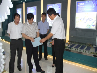 兖州区副区长刘晓林一行莅临星空真人机械指导工作！